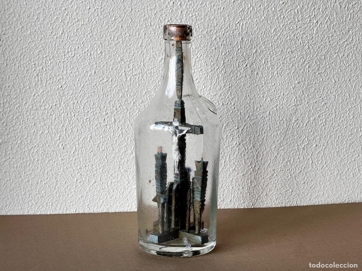 Botellas antiguas: Botella imposible con representaci&oacute;n religiosa - Foto 10