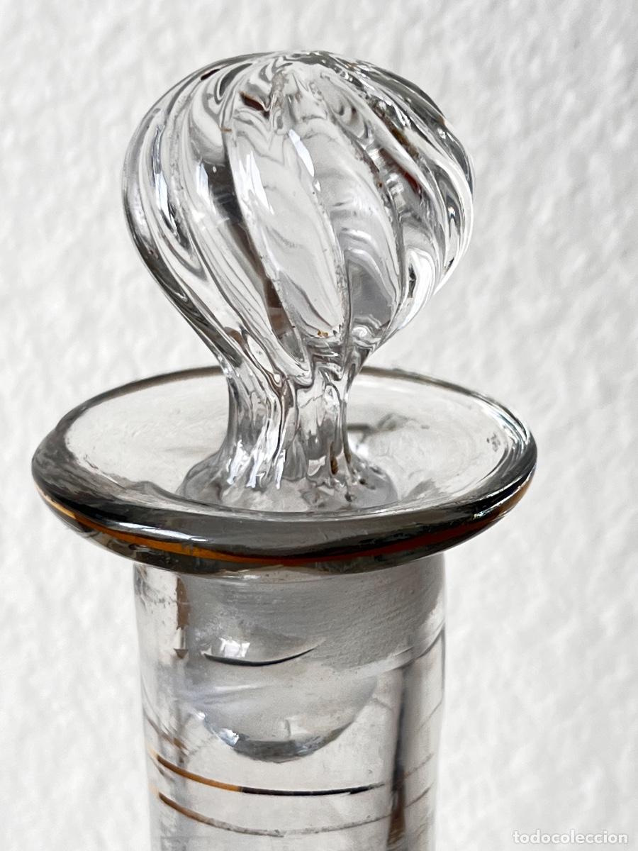 Botellas antiguas: Licorera de cristal 23 cm pintada - Foto 4