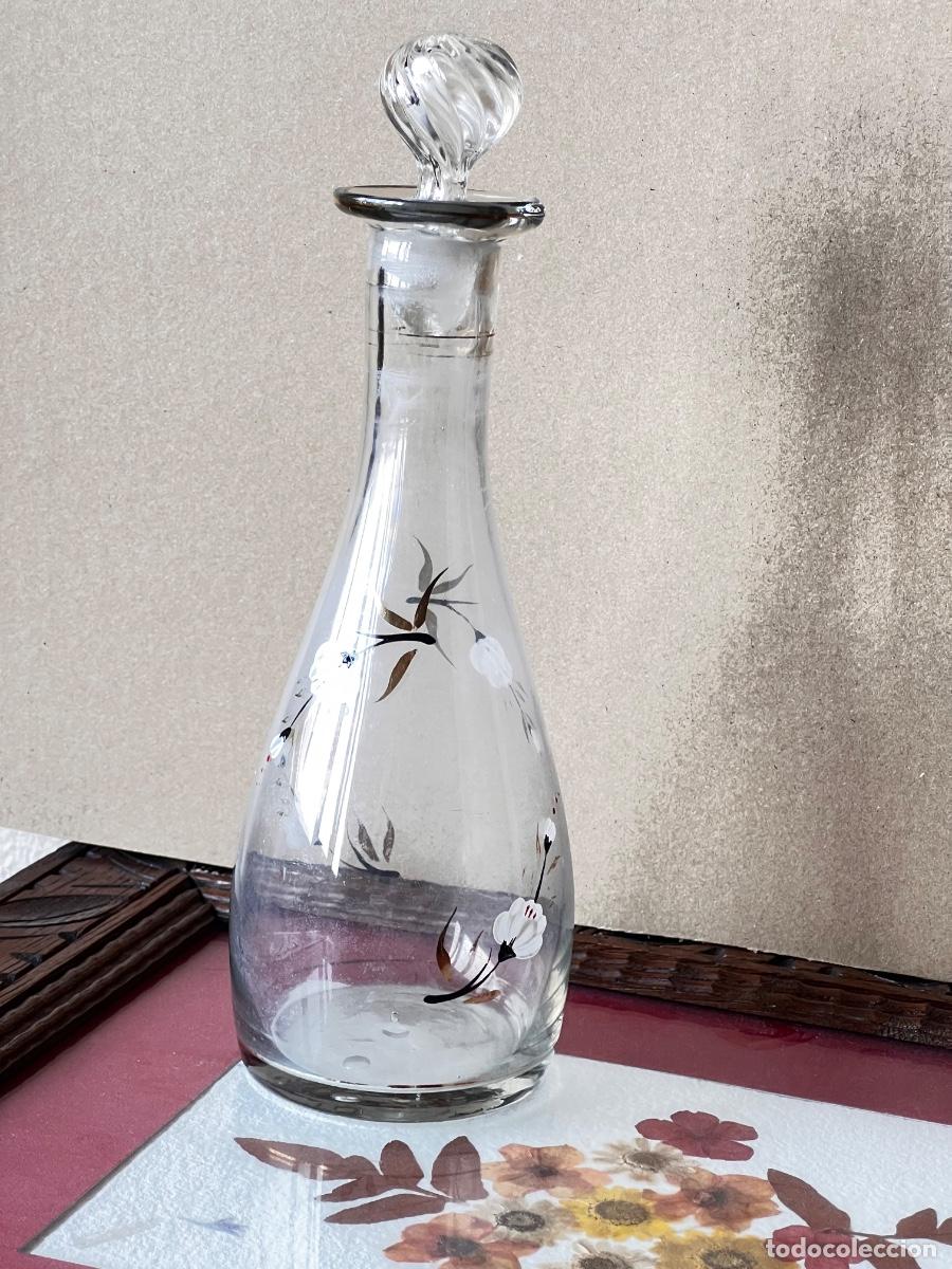 Botellas antiguas: Licorera de cristal 23 cm pintada - Foto 5