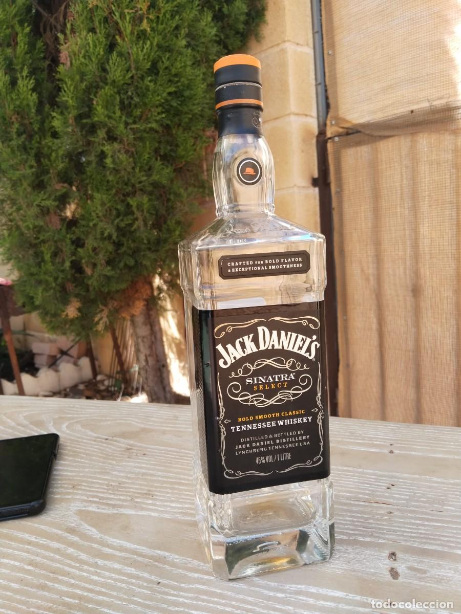 Botellas antiguas: Jack Daniel&rsquo;s Sinatra Select &ndash; Botella coleccionable