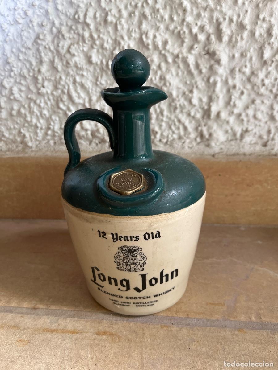 Botellas antiguas: Botella cer&aacute;mica vitrificada de whisky escoc&eacute;s Long John