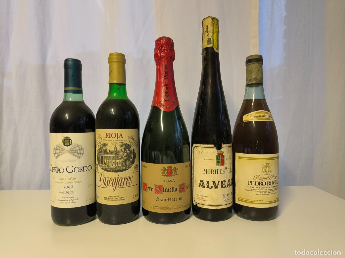 Botellas antiguas: Lote de 5 botellas hist&oacute;ricas espa&ntilde;olas &mdash; Rioja, Cava, Montilla, Valencia y Catalu&ntilde;a &mdash; A&ntilde;os 80/90