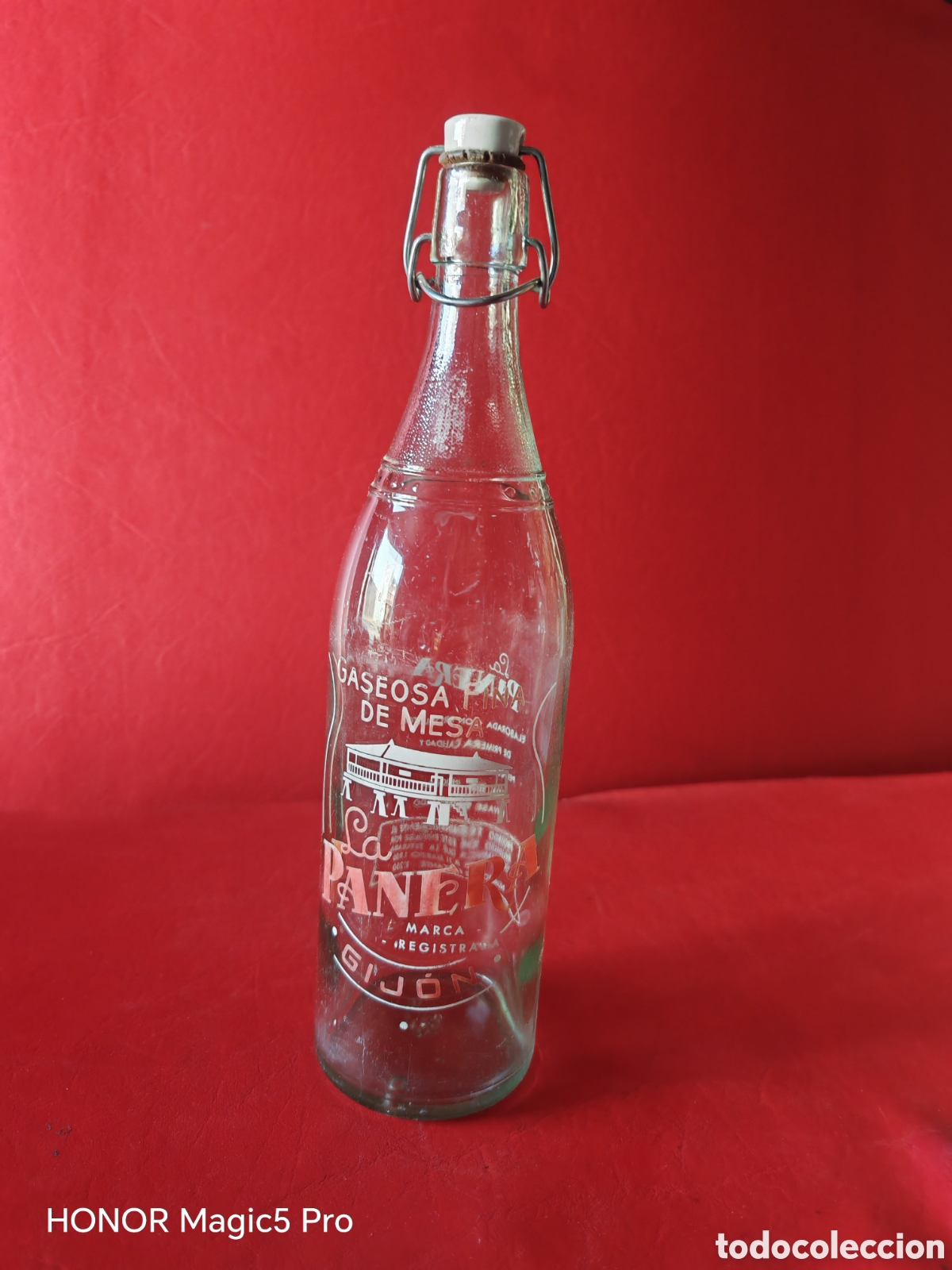 Botellas antiguas: Antigua botella de gaseosa la panera serigrafiada, Gij&oacute;n