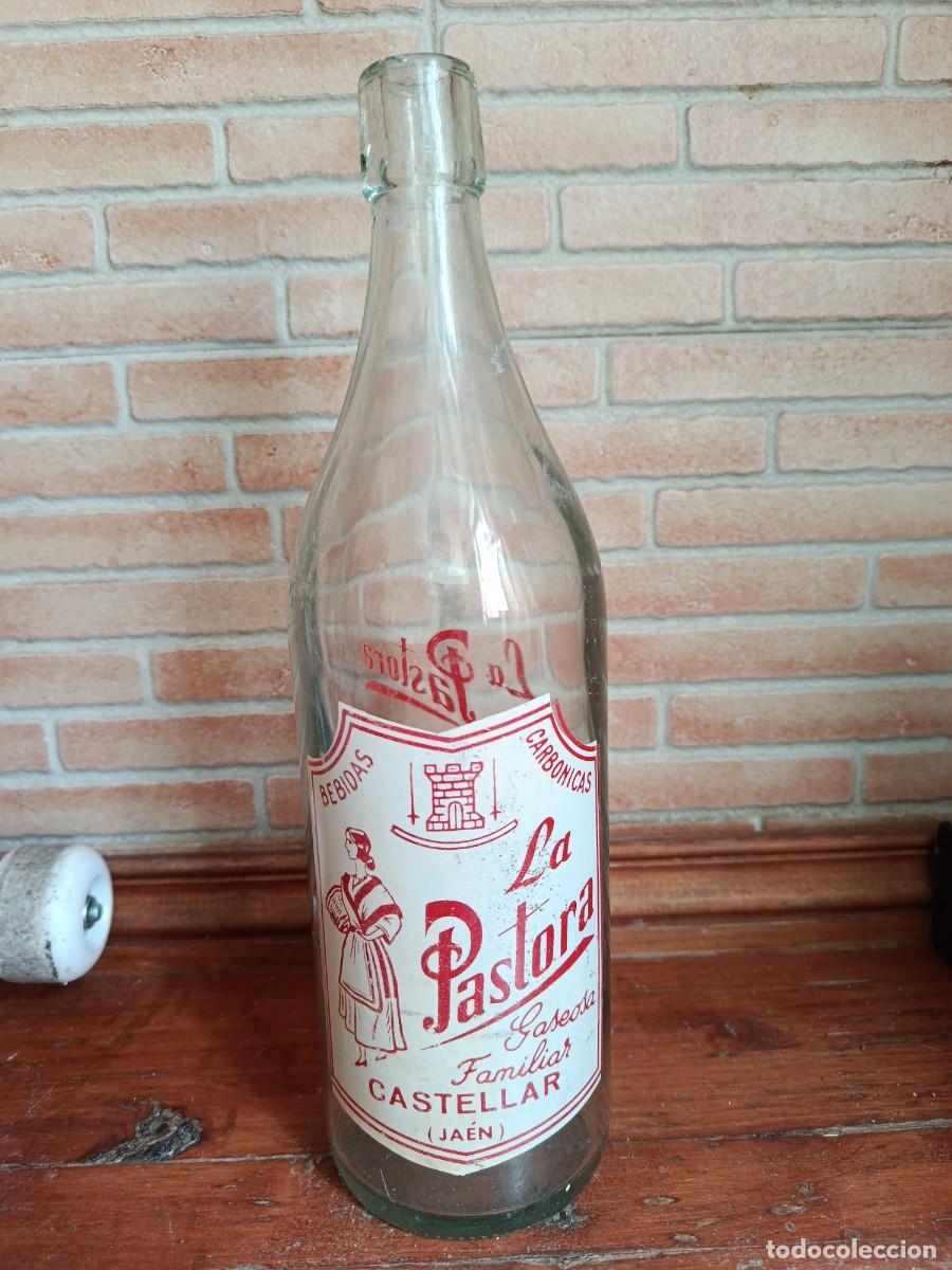 Botellas antiguas: GASEOSA LA PASTORA CASTELLAR JAEN.