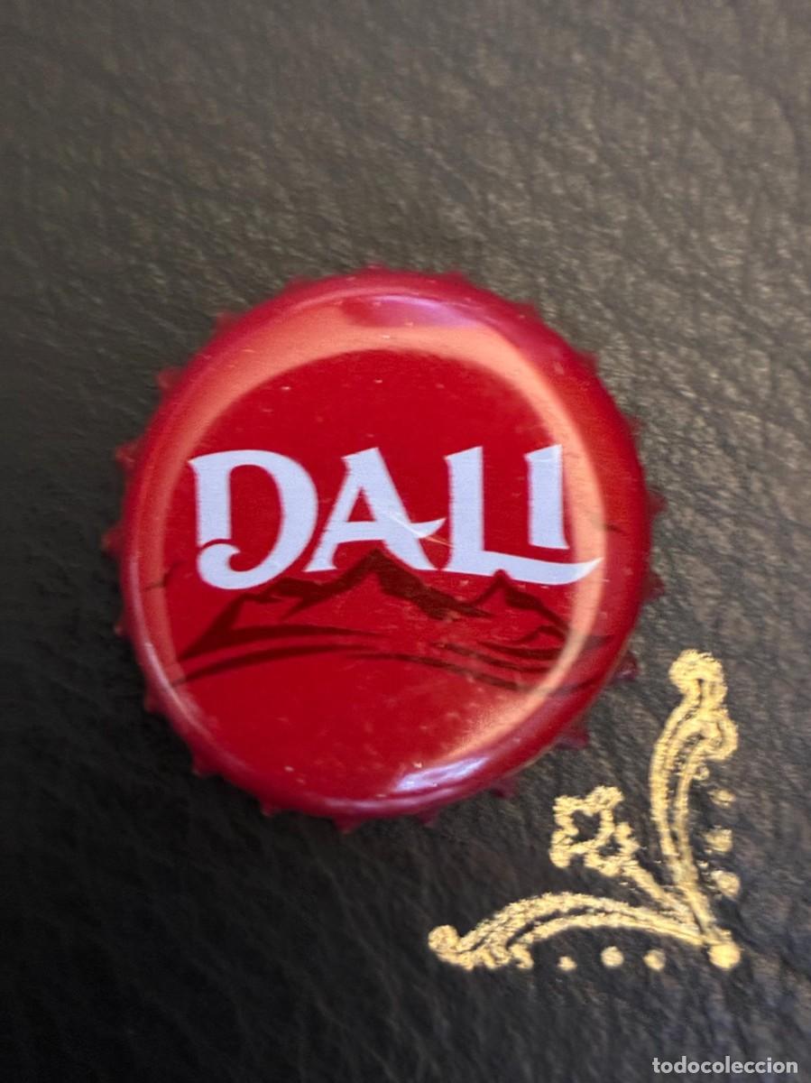 Botellas antiguas: Chapa de cerveza DALI CHINA ROJA BOTTLE CAP BEER BIRRA