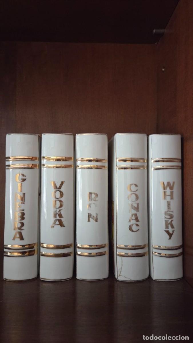 Botellas antiguas: 5 botellas cer&aacute;mica forma libro tem&aacute;tica taurina / corrida - Ginebra Vodka Ron Conac