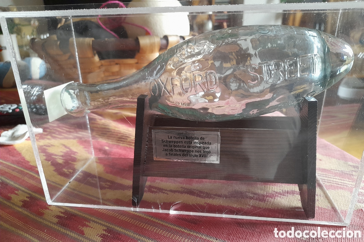 Botellas antiguas: Botella cristal en urna - Foto 2