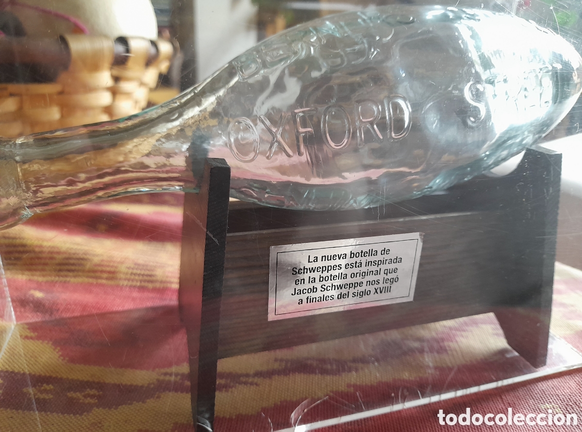Botellas antiguas: Botella cristal en urna - Foto 6
