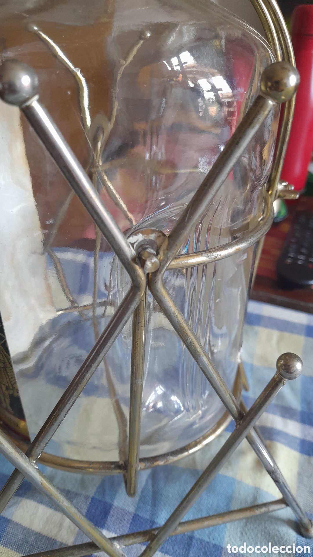 Botellas antiguas: Botell&oacute;n whisky con soporte - Foto 2