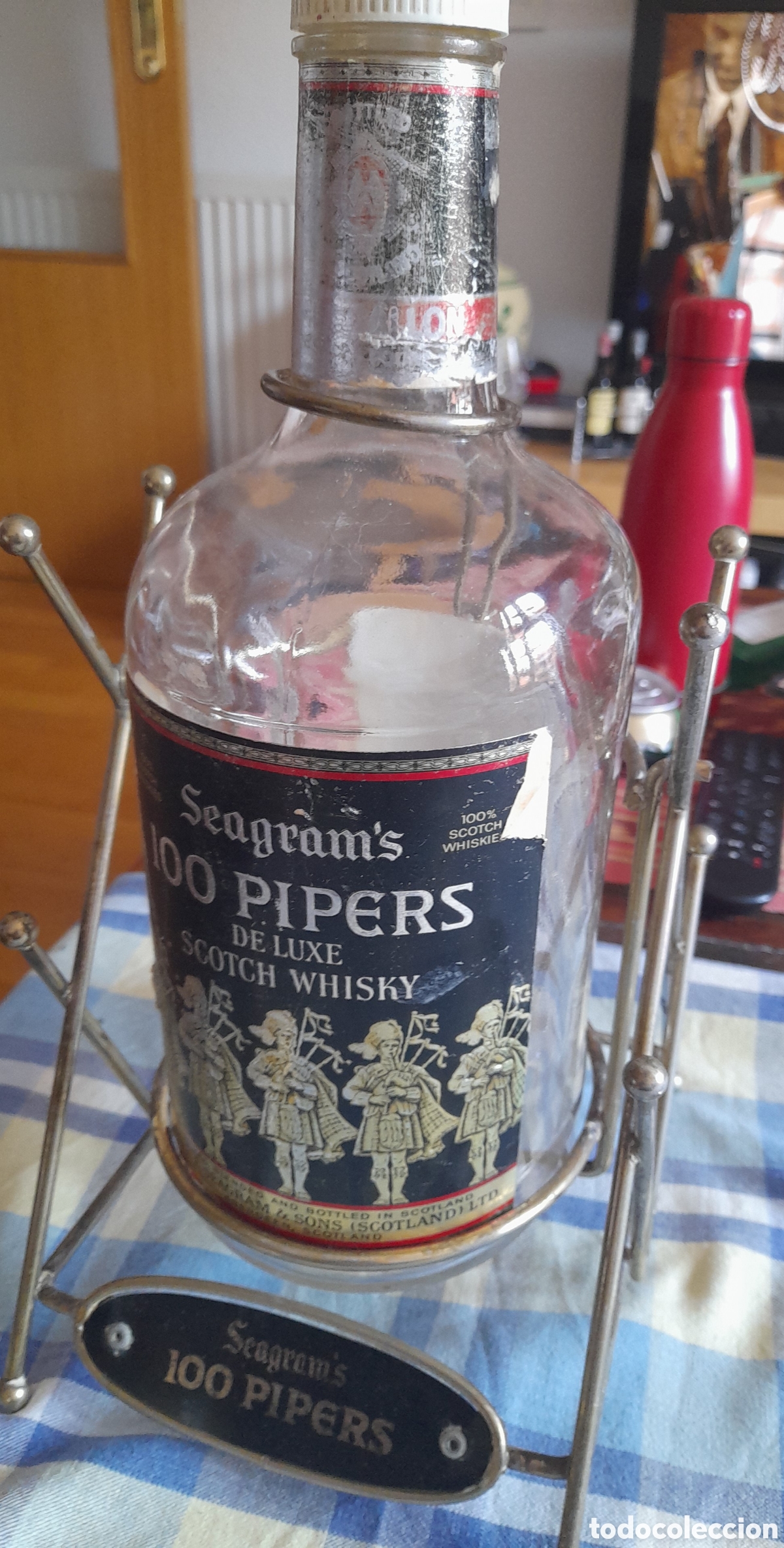 Botellas antiguas: Botell&oacute;n whisky con soporte - Foto 4
