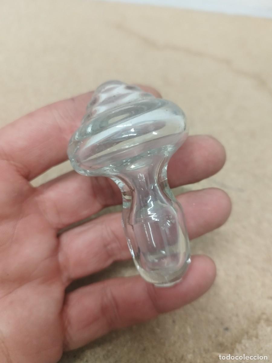 Botellas antiguas: Antiguo tapon de cristal para botella.