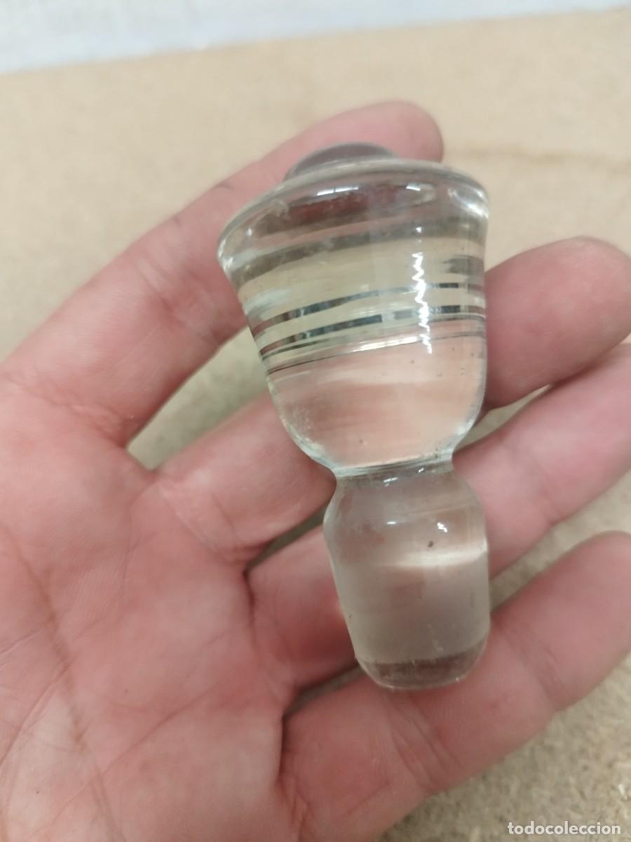 Botellas antiguas: Antiguo gran tap&oacute;n de cristal para botella o frasco.