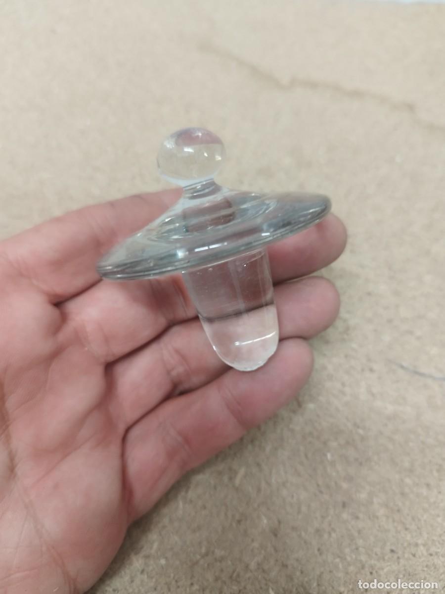 Botellas antiguas: Antiguo tap&oacute;n de cristal para botella o frasco.