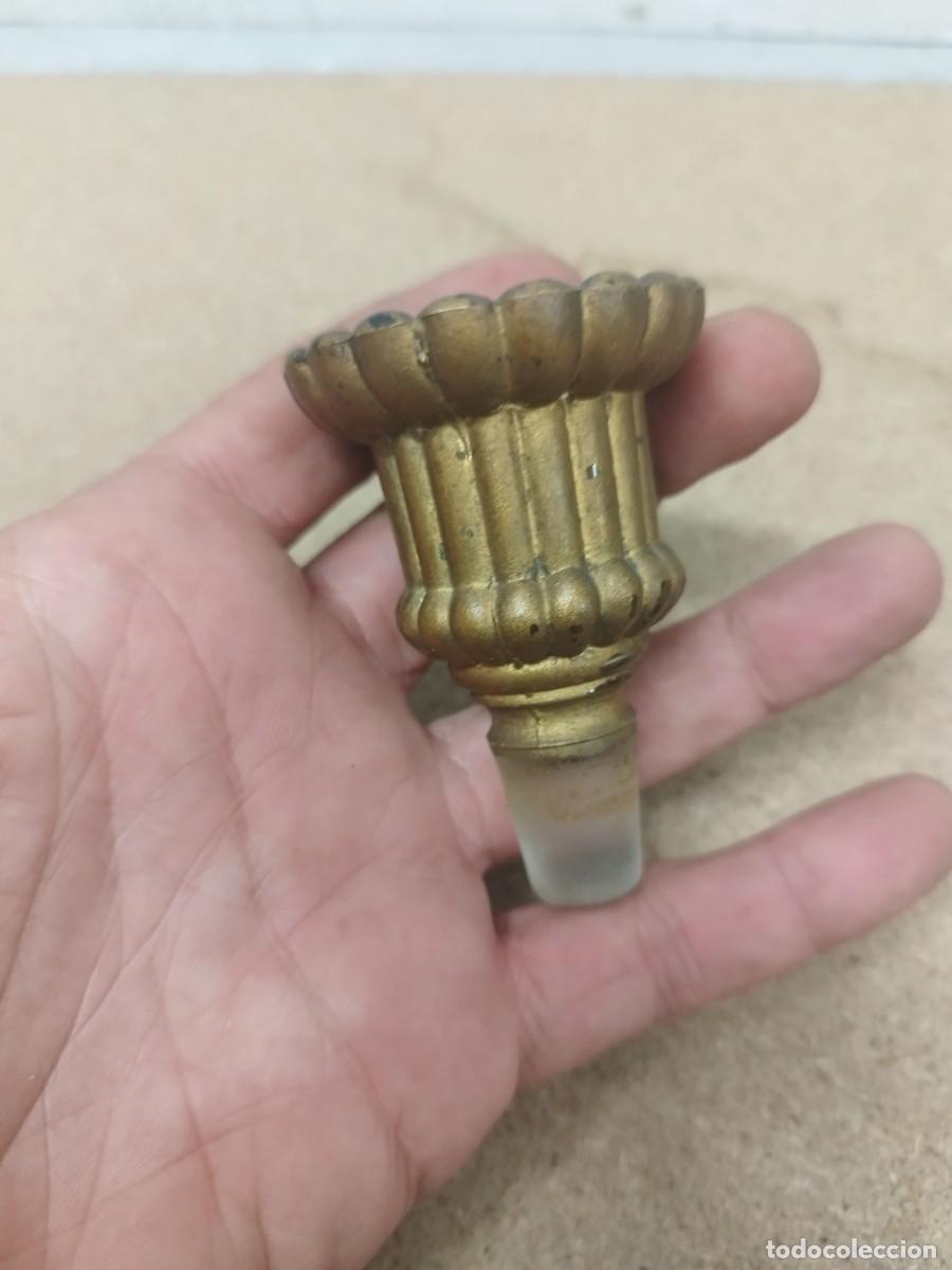 Botellas antiguas: Antiguo tapon de cristal para botella o frasco.