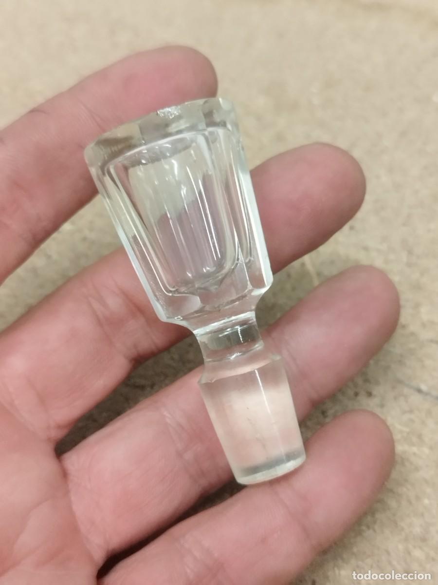 Botellas antiguas: Antiguo tapon de cristal para botella o frasco.