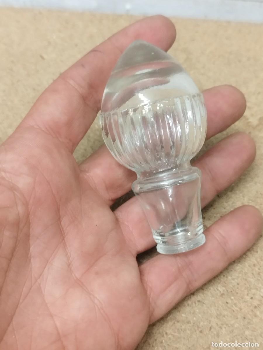 Botellas antiguas: Antiguo tapon de cristal para botella o frasco.