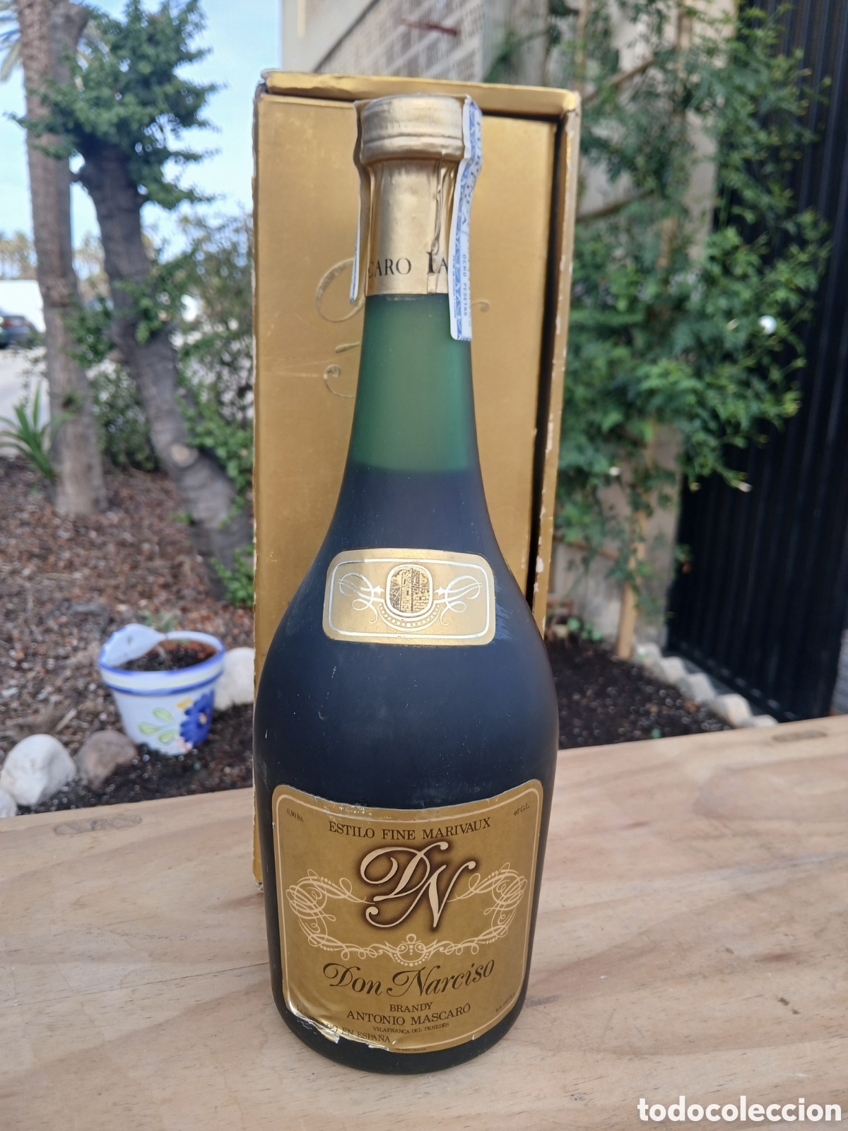 Botellas antiguas: BOTELLA DE BRANDY DON NARCISO MASCARO VILLAFRANCA DEL PENEDES EN CAJA ORIGINAL.