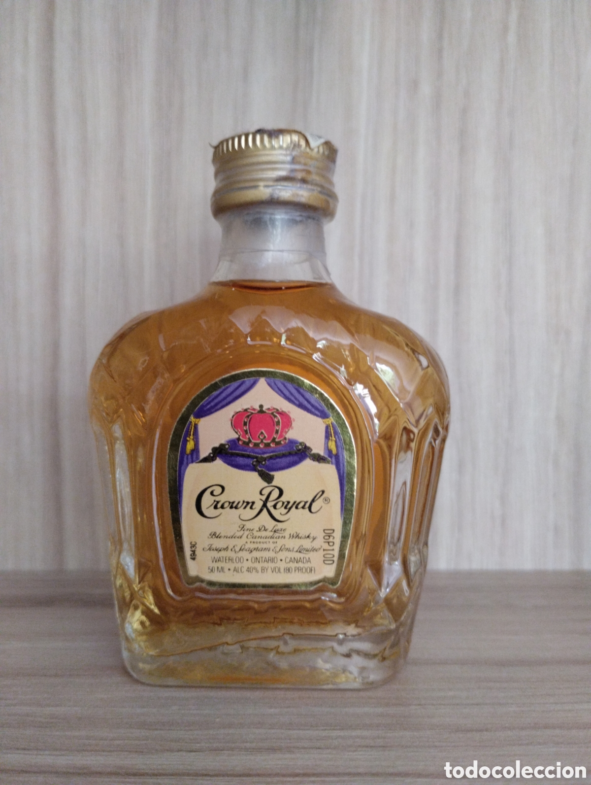 Botellas antiguas: Miniatura whisky crown royal