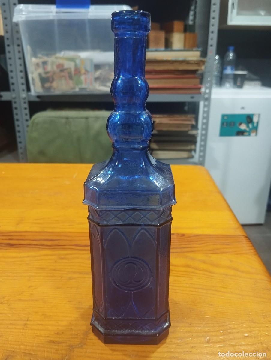Botellas antiguas: BOTELLA DE CRISTAL COLOR AZUL COBALTO. - Foto 2