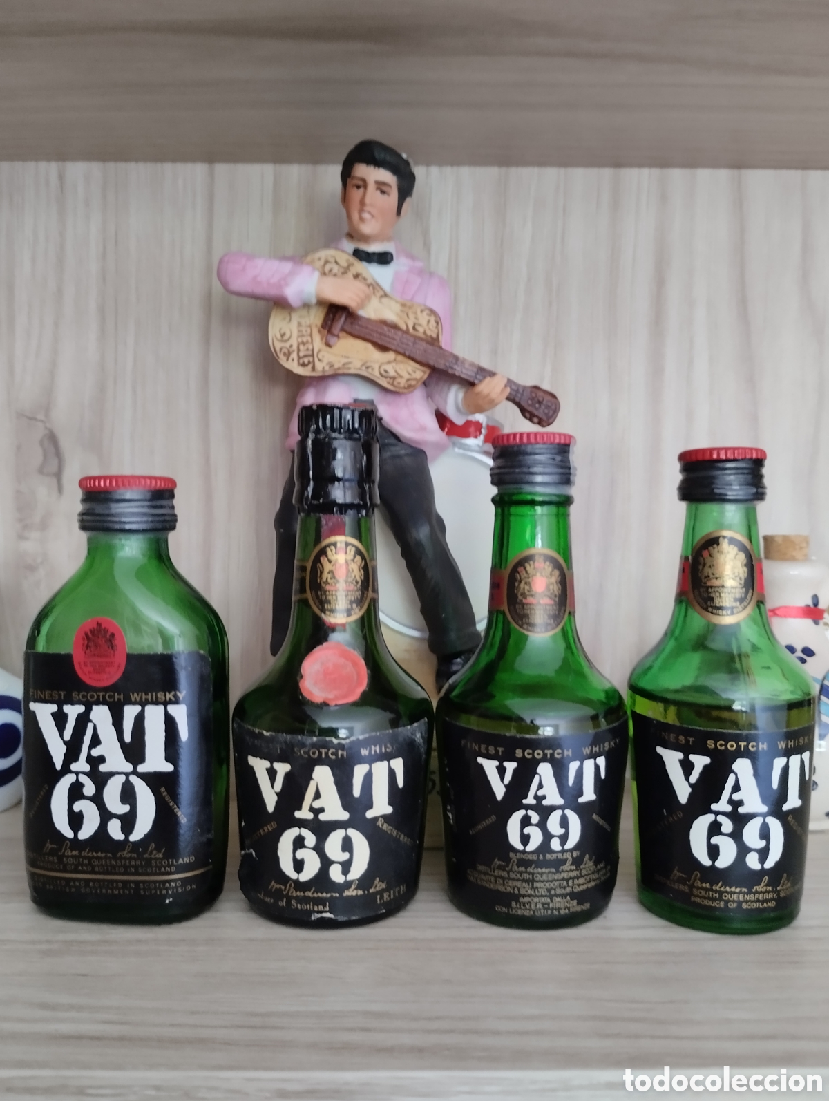 Botellas antiguas: Botellitas miniatura whisky Vat 69