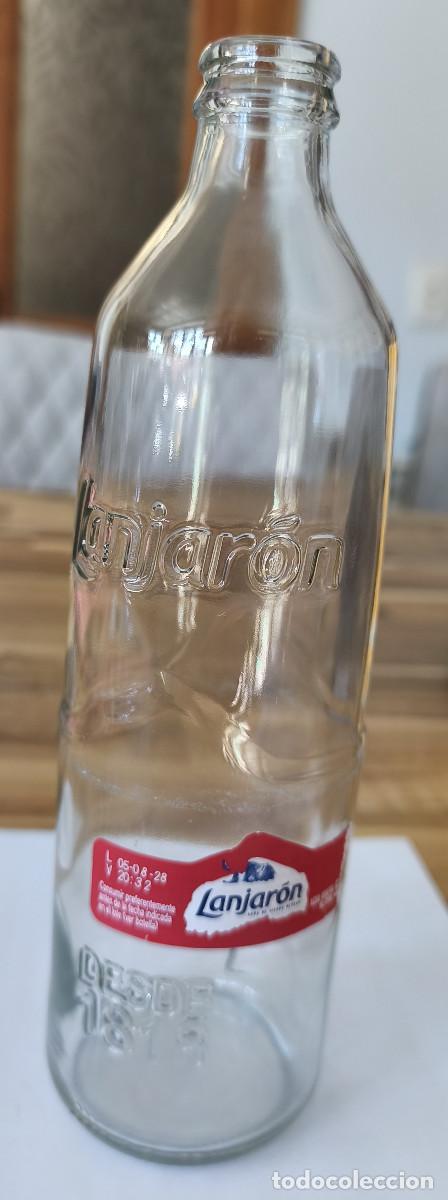 Botellas antiguas: BOTELLA VAC&Iacute;A DE CRISTAL - AGUA DE LANJAR&Oacute;N 50 cl