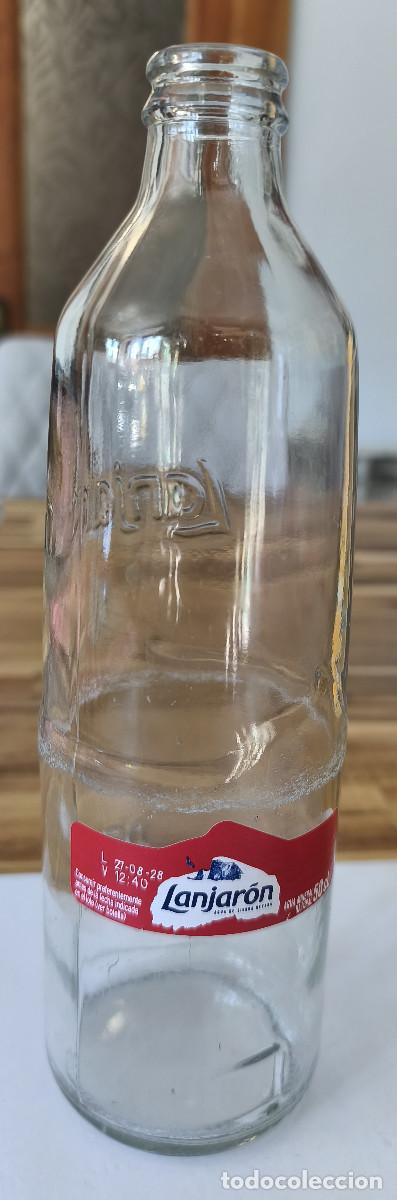 Botellas antiguas: BOTELLA VAC&Iacute;A DE CRISTAL - AGUA DE LANJAR&Oacute;N 50 cl