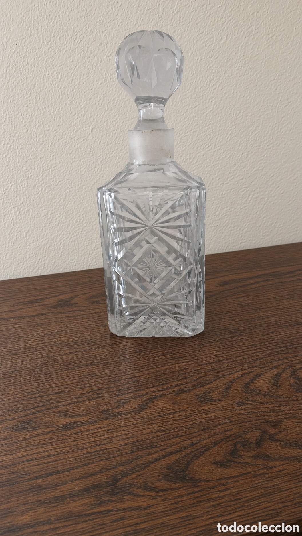 Botellas antiguas: Antigua Botella de Cristal para Whisky y Vodka