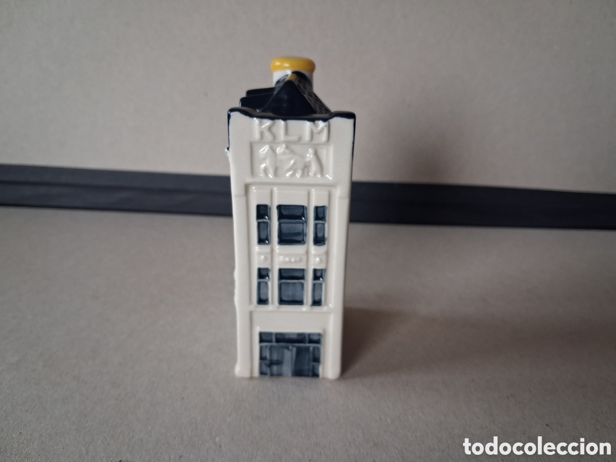 Botellas antiguas: Casita botella en cer&aacute;mica de Delft