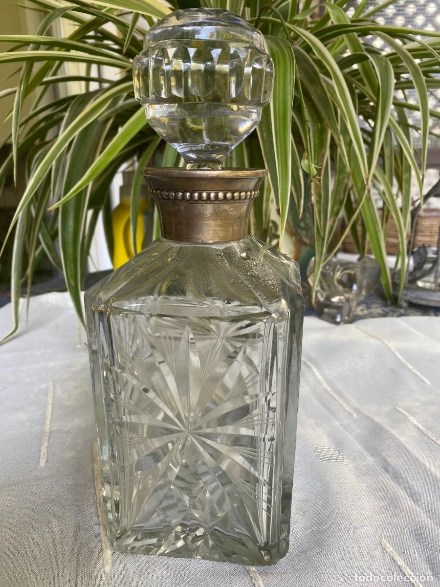 Botellas antiguas: Botella para licor con cuello de plata - Foto 1