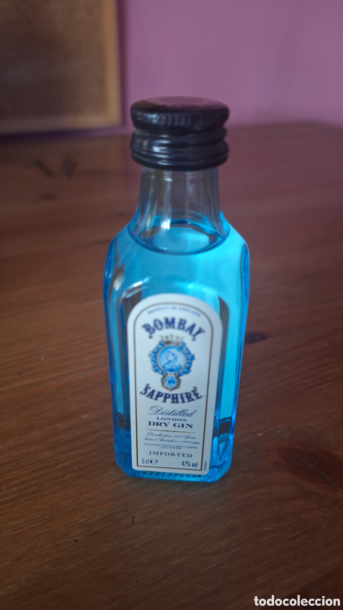Botellas antiguas: Miniatura de ginebra Bombay