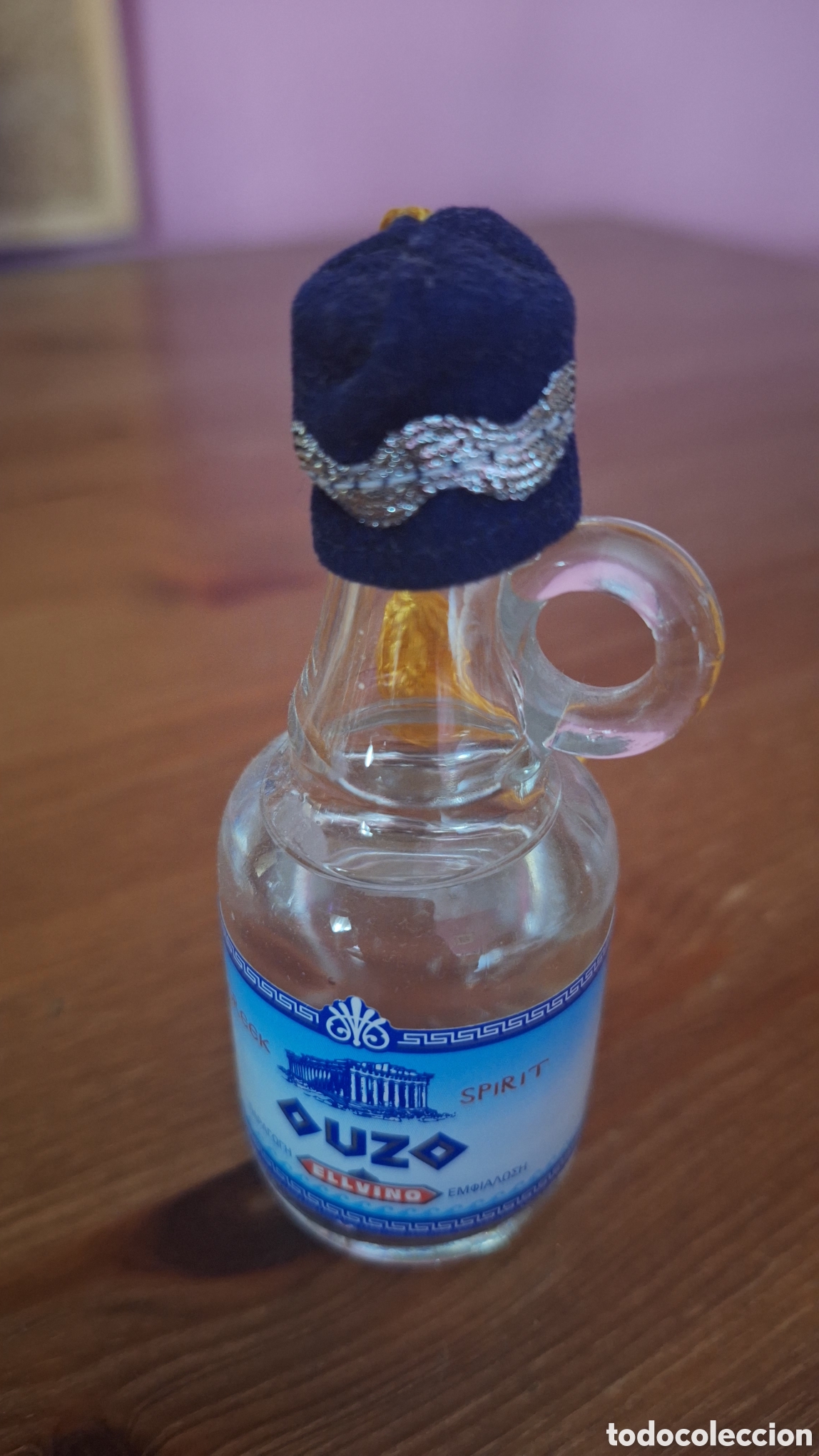 Botellas antiguas: Miniatura de Grecia llena - Foto 1