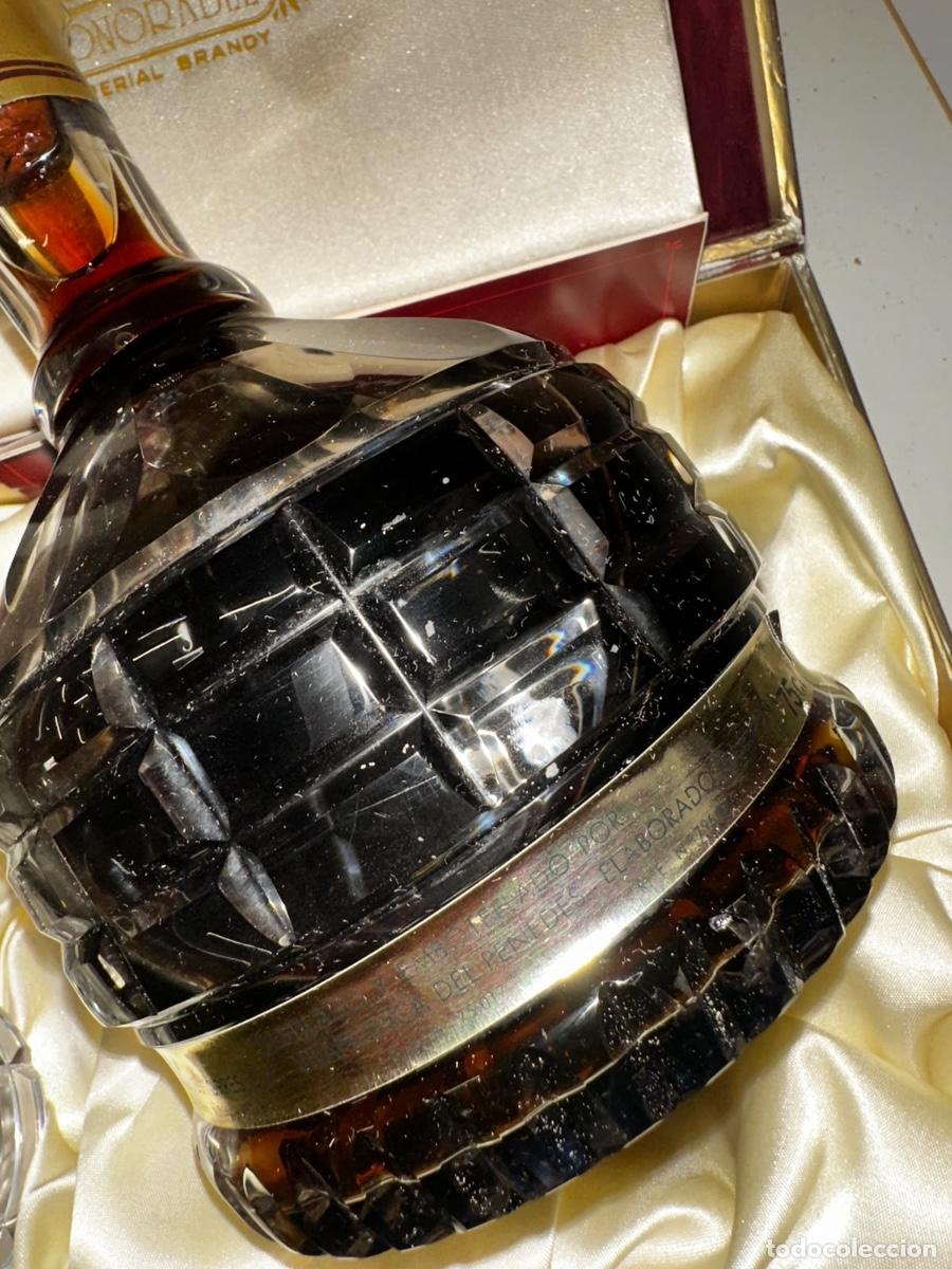 Botellas antiguas: Botella de Torres Honorable Imperial Brandy - Foto 9