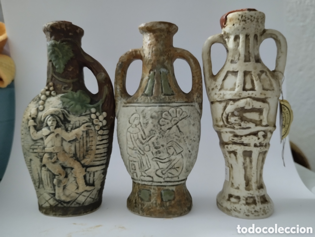 Botellas antiguas: 14 Botellitas cer&aacute;micas italianas - Foto 4