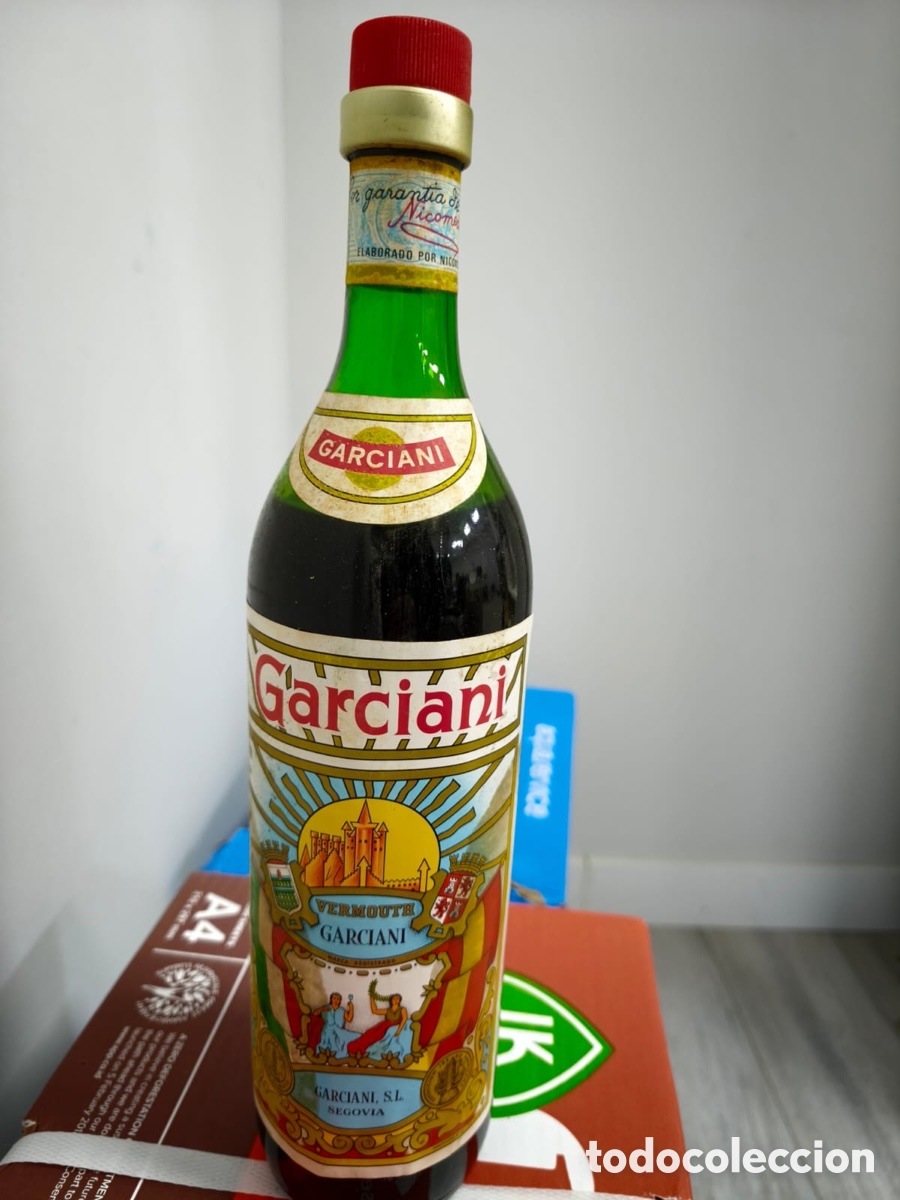 Botellas antiguas: antigua botella de Vermouth Garciani