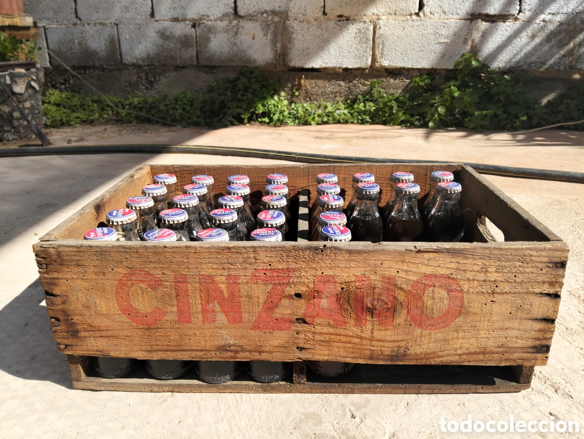 Botellas antiguas: LOTE CAJA DE MADERA CINZANO CON 31 BOTELLAS SIN ABRIR