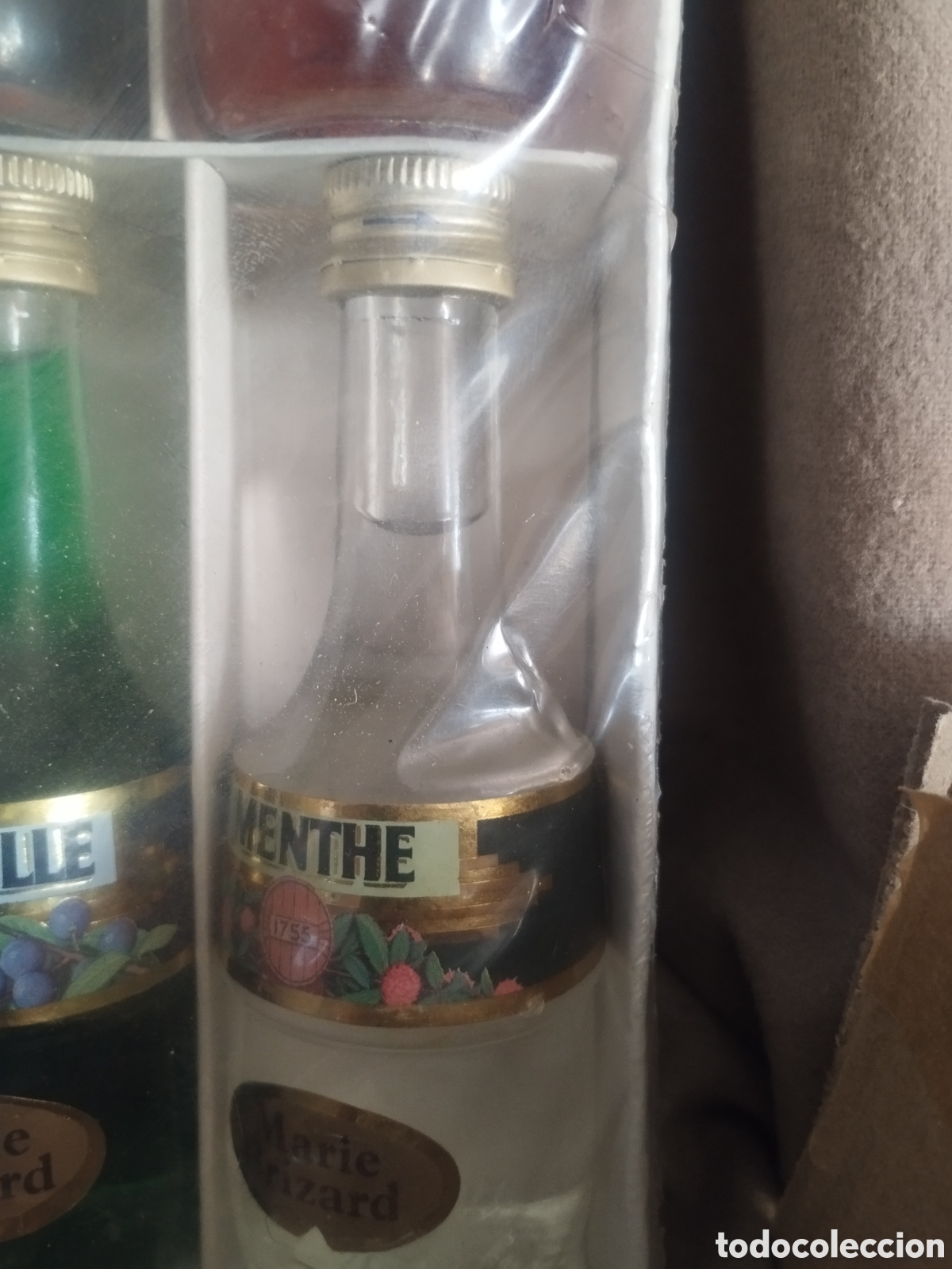 Botellas antiguas: Caja botellines marie brizard - Foto 5