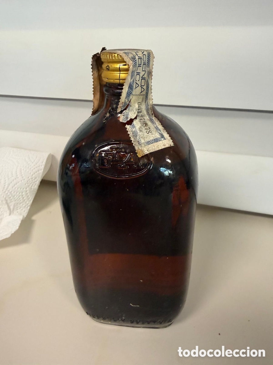 Botellas antiguas: Ron Medell&iacute;n A&ntilde;ejo (Edici&oacute;n Exportaci&oacute;n) - Foto 3