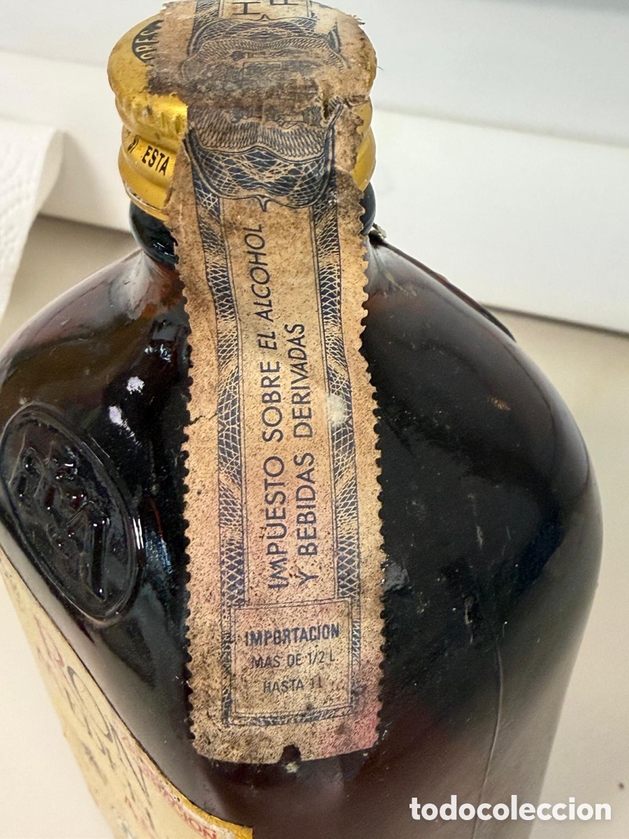 Botellas antiguas: Ron Medell&iacute;n A&ntilde;ejo (Edici&oacute;n Exportaci&oacute;n) - Foto 4