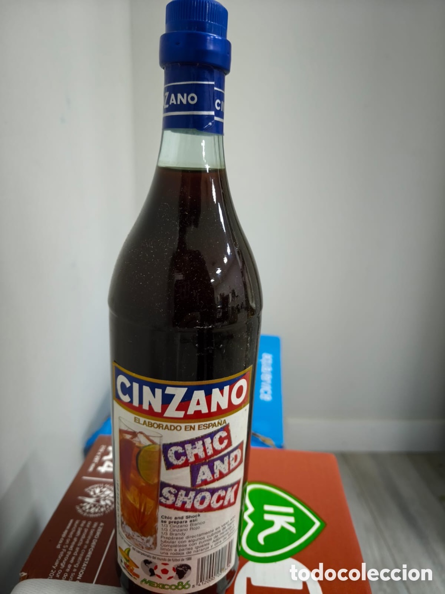 Botellas antiguas: botella antigua de Vermut Cinzano mundial 2016