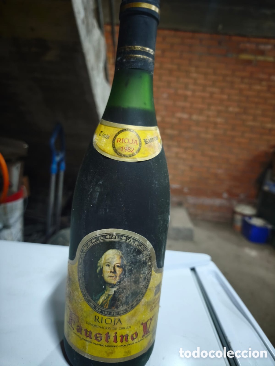 Botellas antiguas: Faustino V Reserva 1982 - Foto 1