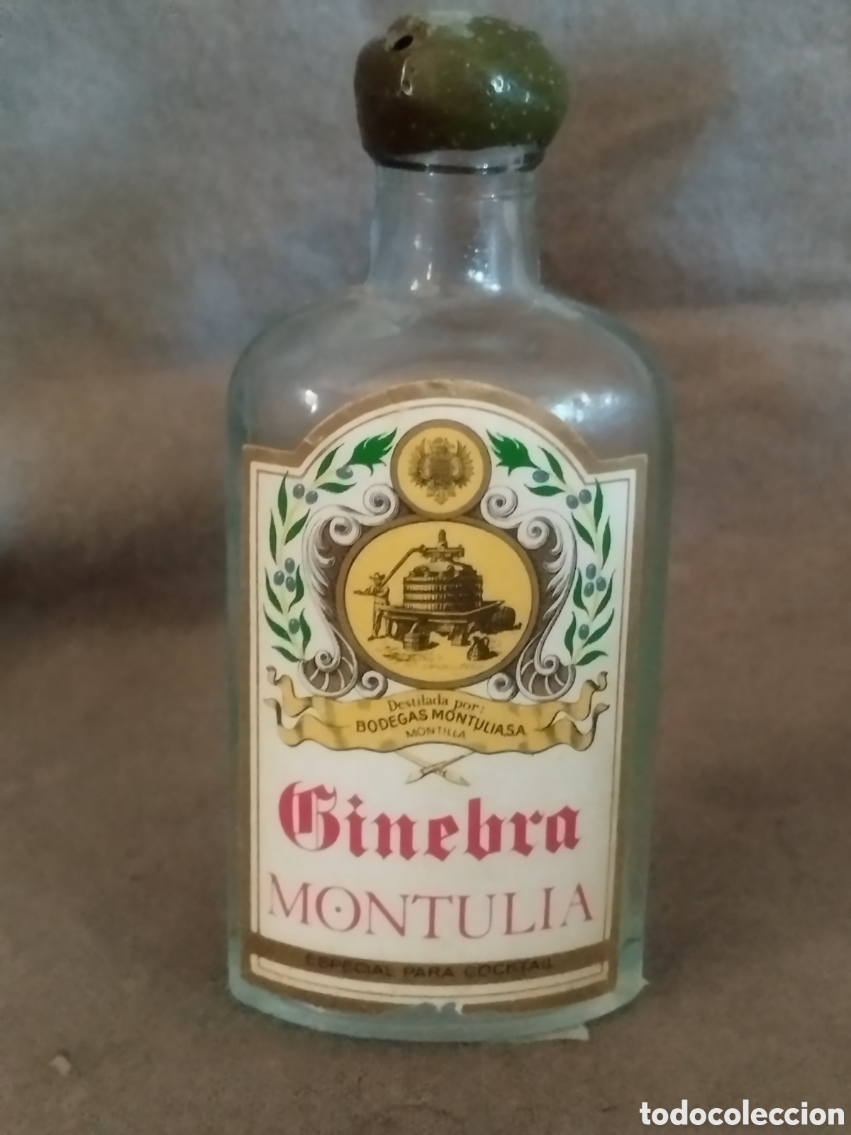 Botellas antiguas: Ginebra vintage montulia