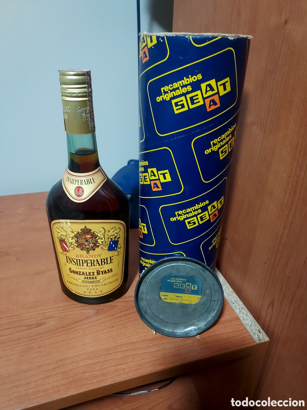 Botellas antiguas: Botella insuperable colecci&oacute;n Seat