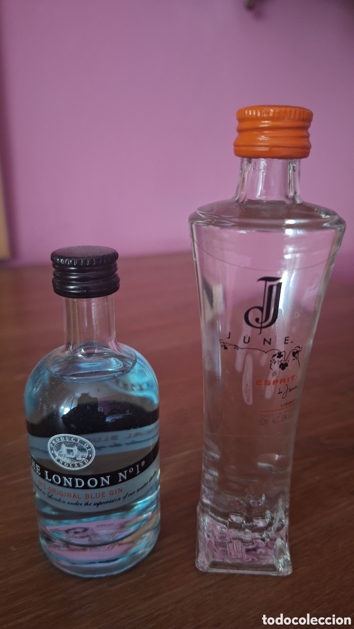 Botellas antiguas: Miniaturas de ginebras - Foto 1