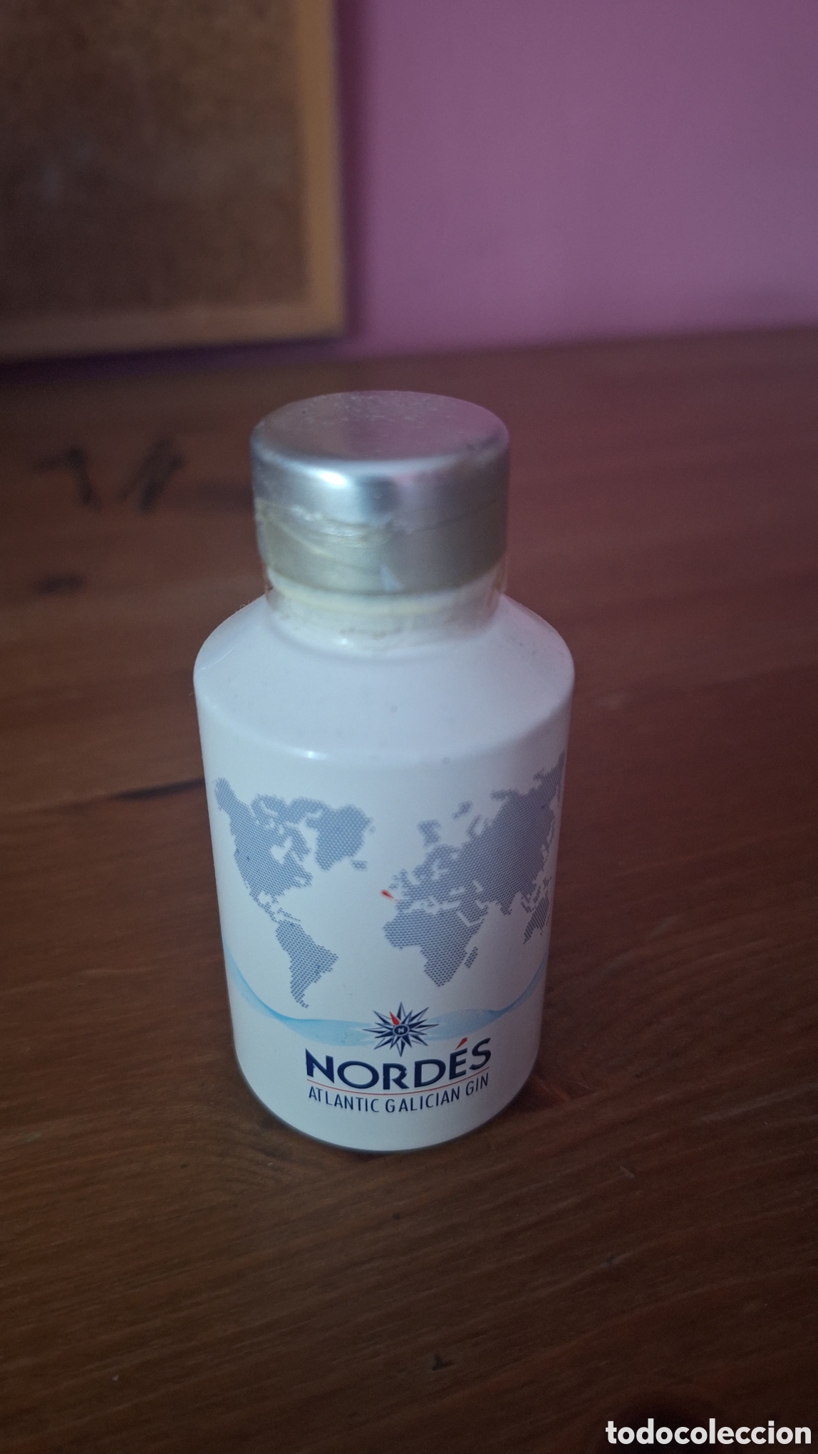 Botellas antiguas: Miniatura de Ginebra Nordes