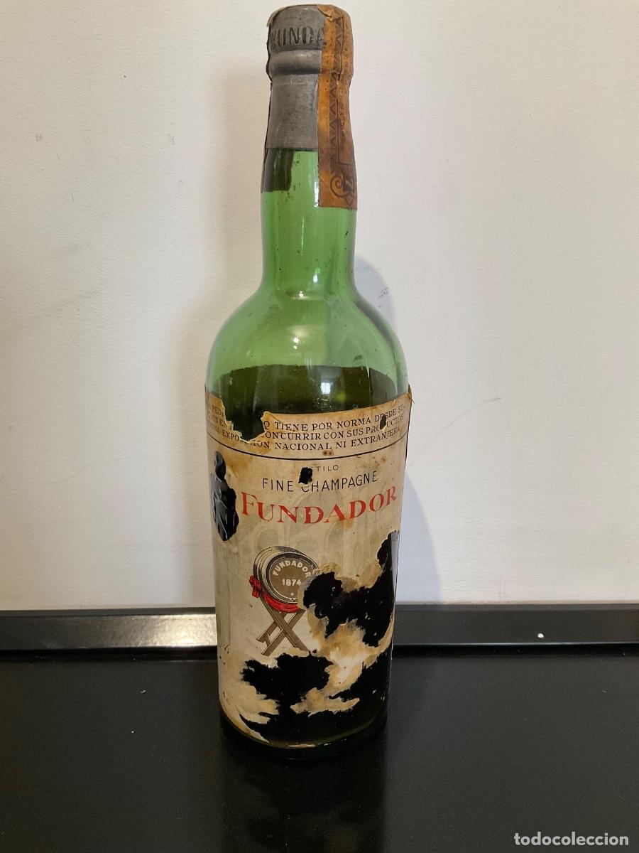 Botellas antiguas: Botella antigua Fundador Pedro Domecq