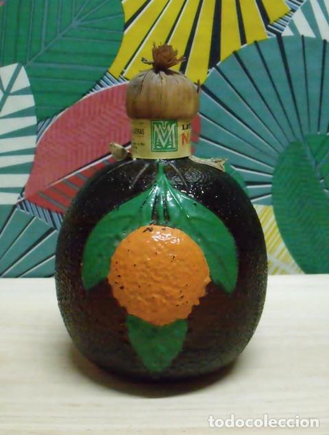 Botellas antiguas: Botella Licor Crema Naranja Precintada - Precinto Impuesto Alcohol 8 Pesetas