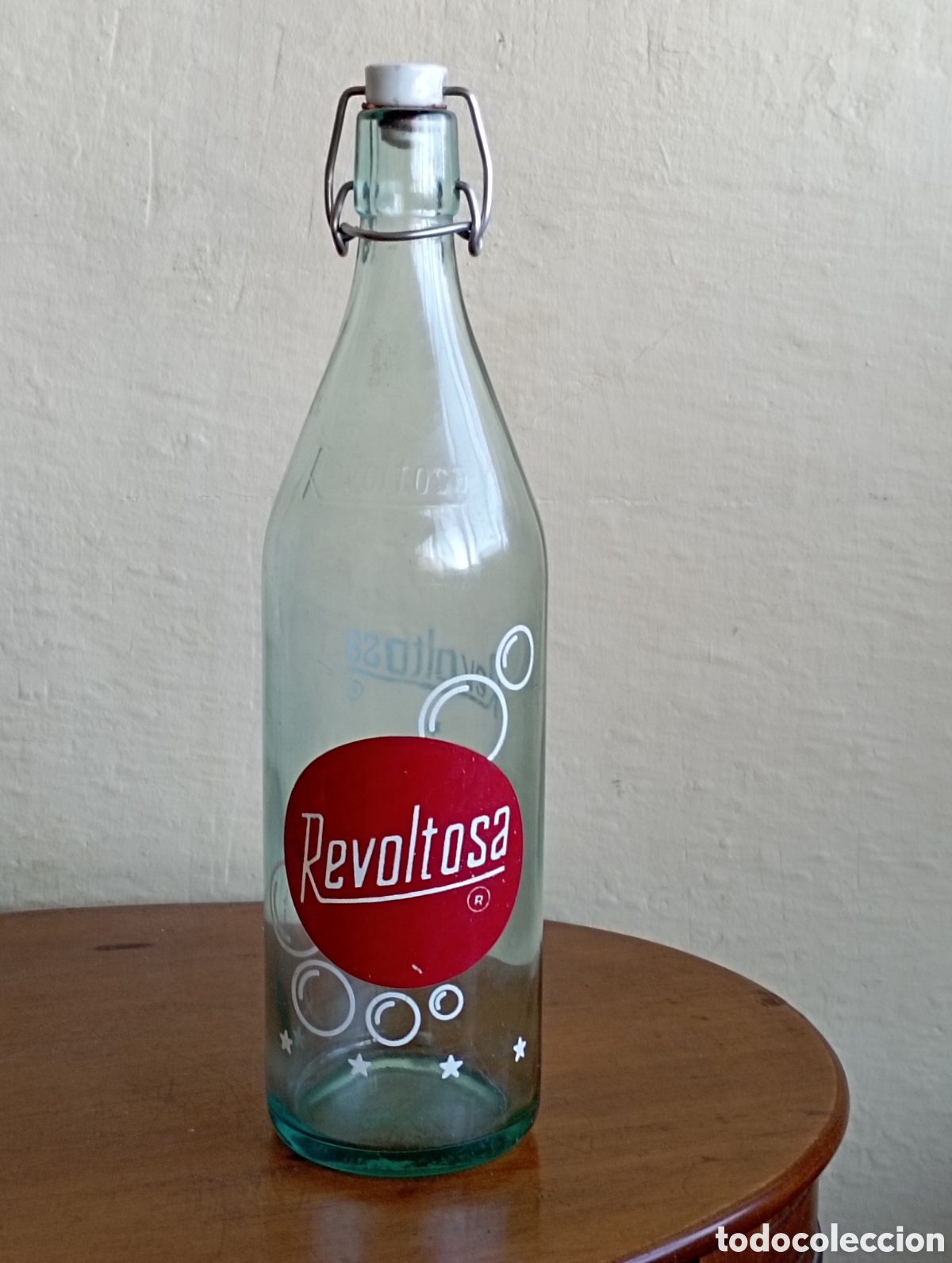 Botellas antiguas: Antigua Botella Gaseosa La Revoltosa - Cierre Herm&eacute;tico &bull;