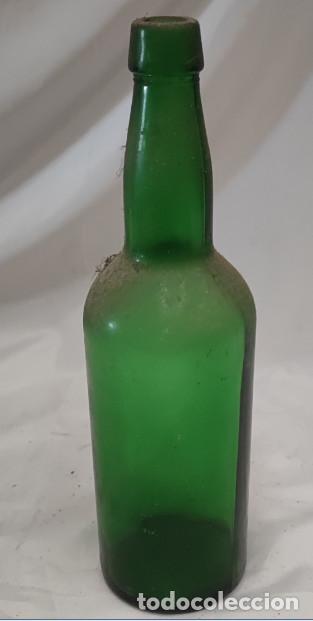 Botellas antiguas: ANTIGUA BOTELLA DE SIDRA, 02 74 GIJON, EN LA BASE