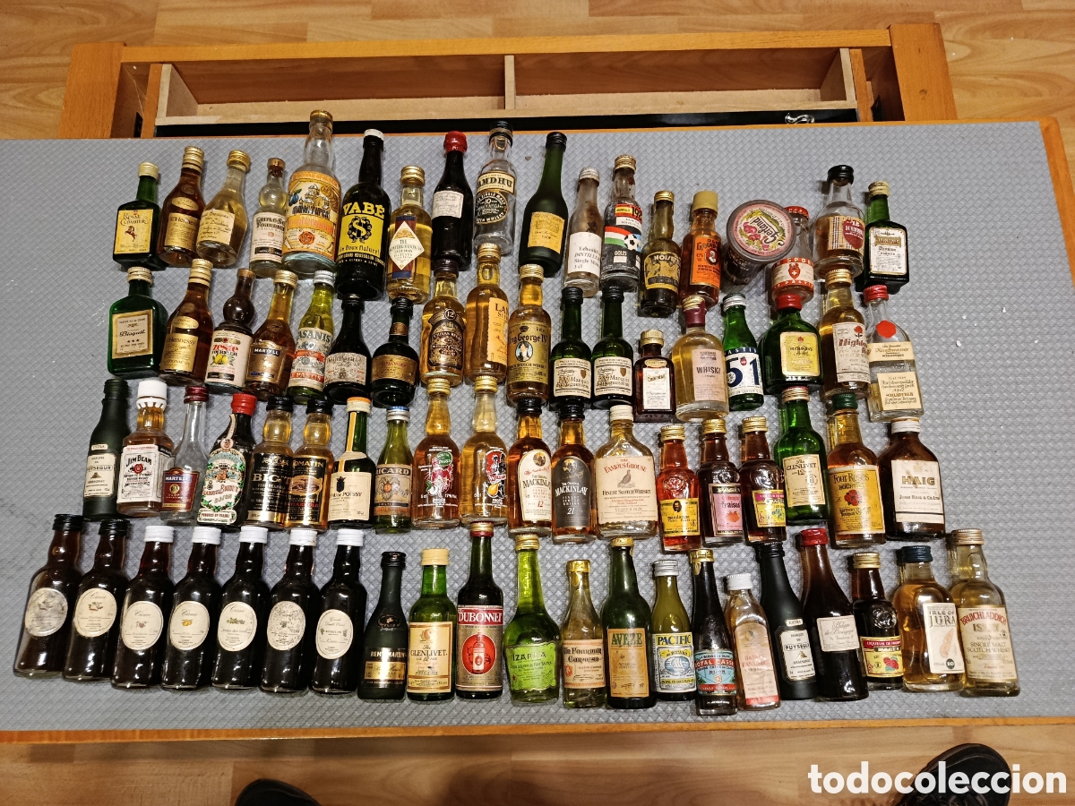 Botellas antiguas: Coleccion 75 botellas miniatura whisky co&ntilde;ac licor