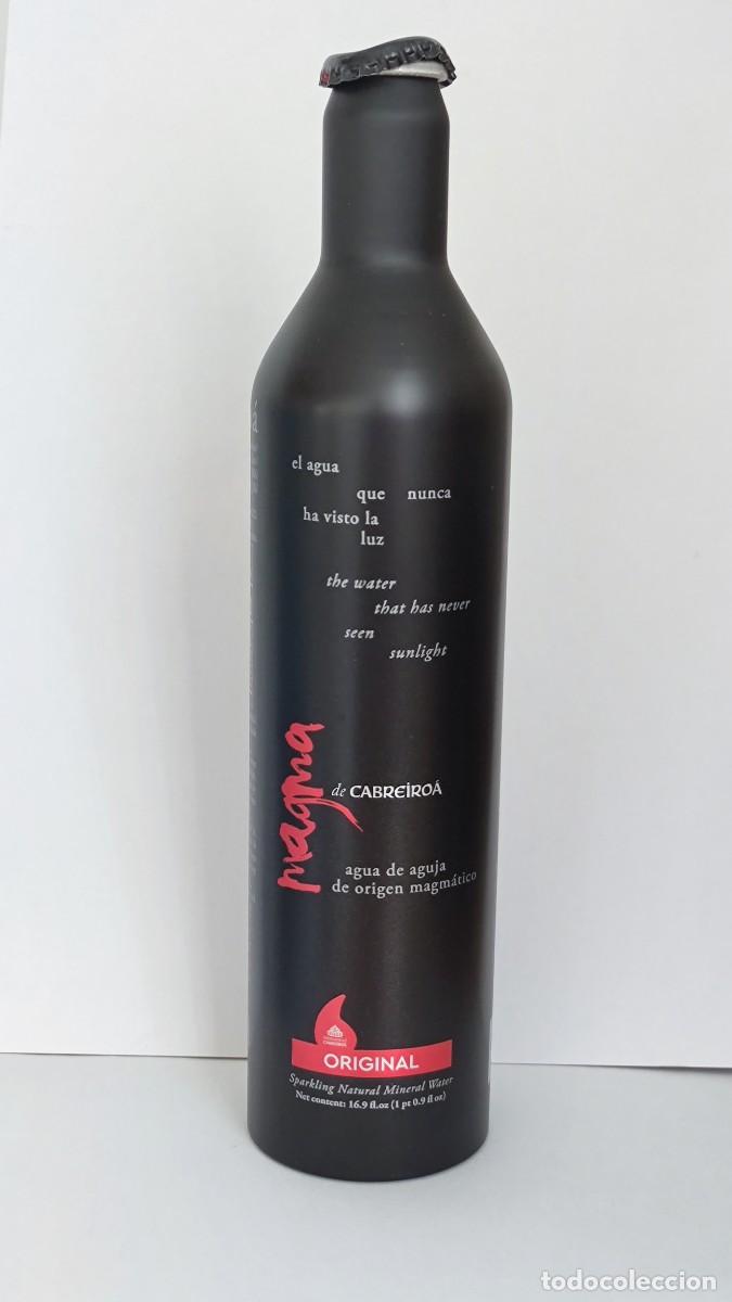 Botellas antiguas: BOTELLA AGUA METALICA VACIA CON CHAPA - MAGNA CABREIROA - 100GR